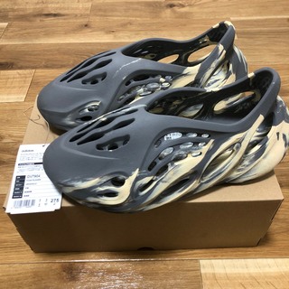 アディダス(adidas)のadidas yeezy foam runner moon grey 27.5(スニーカー)