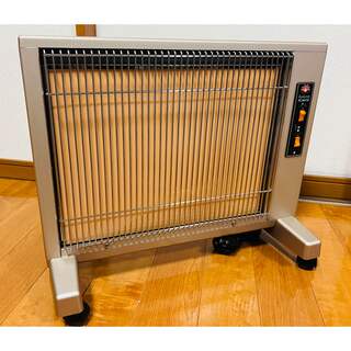 【美品】サンルミエ　キュート　E800LS 遠赤外線暖房器(電気ヒーター)