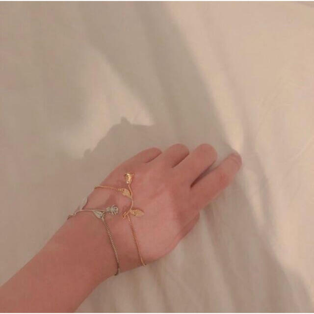 Lochie(ロキエ)の♥ Vintage rétro A Rose Bracelet レディースのアクセサリー(ブレスレット/バングル)の商品写真