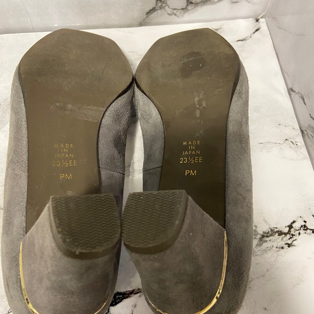 DIANA(ダイアナ)のWELL FIT⤴︎⤴︎ DIANA ダイアナ　グレー　スエード　23.5cm レディースの靴/シューズ(ハイヒール/パンプス)の商品写真
