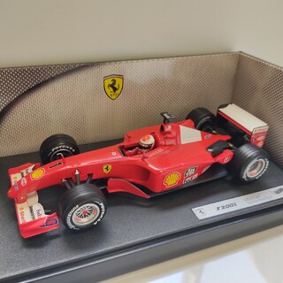 フェラーリ(Ferrari)のFerrari シューマッハ F2001 1/18(ミニカー)