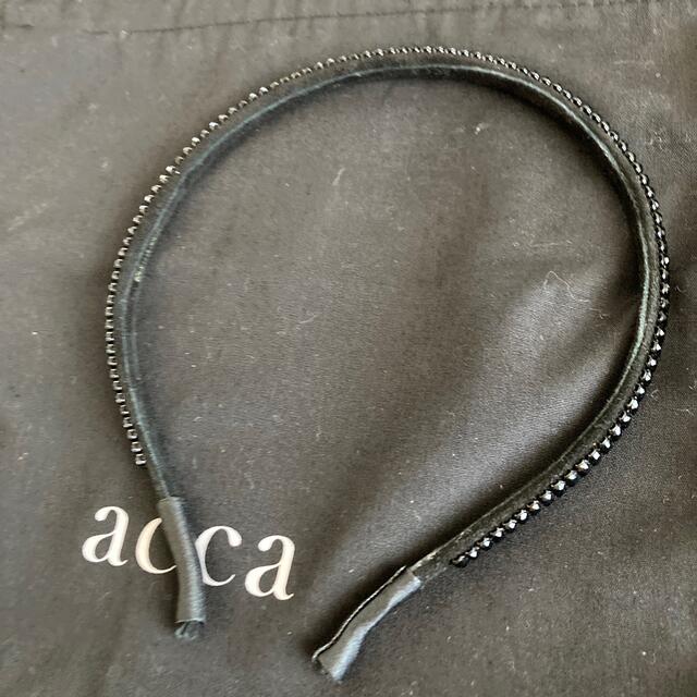 acca(アッカ)のacca 黒　カチューシャ　布袋付き レディースのヘアアクセサリー(カチューシャ)の商品写真