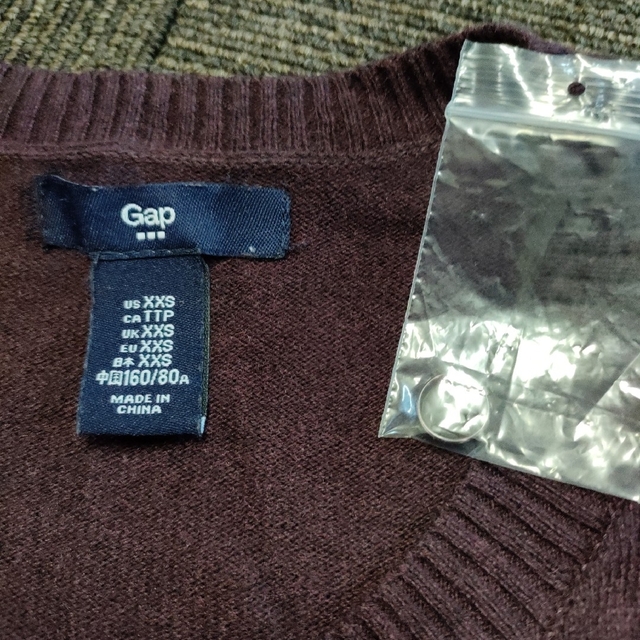 GAP(ギャップ)のGAP♡ボルドーカーディガンXXS レディースのトップス(カーディガン)の商品写真