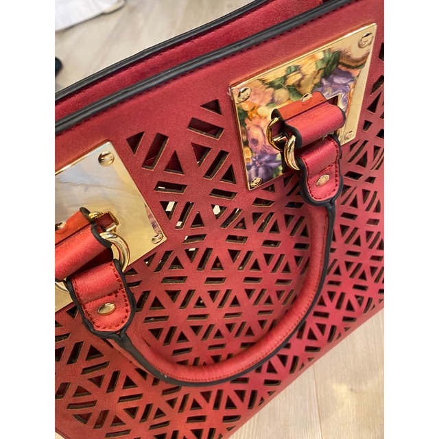赤　バック　ノーブランド レディースのバッグ(ハンドバッグ)の商品写真