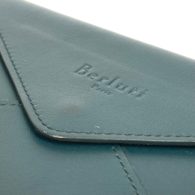 Berluti(ベルルッティ)のベルルッティ Berluti ロゴ フラット マルチケース レターケース ポーチ レザー グリーン系 レディースのファッション小物(ポーチ)の商品写真