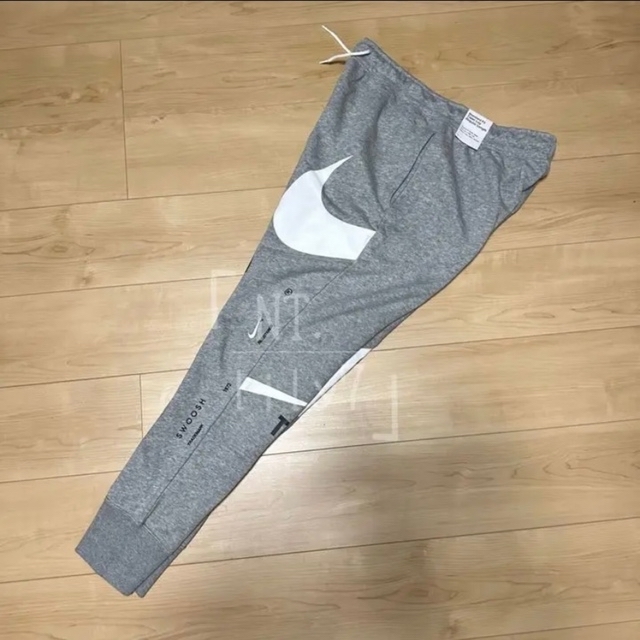 NIKE(ナイキ)のM 新品　NIKE スウッシュ ジョガーパンツ スウェット グレー  ホワイト メンズのパンツ(その他)の商品写真