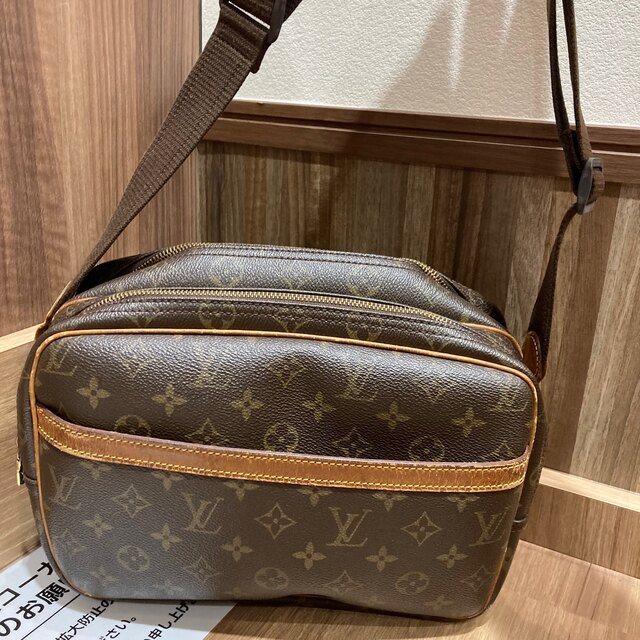 LOUIS VUITTON リポーター