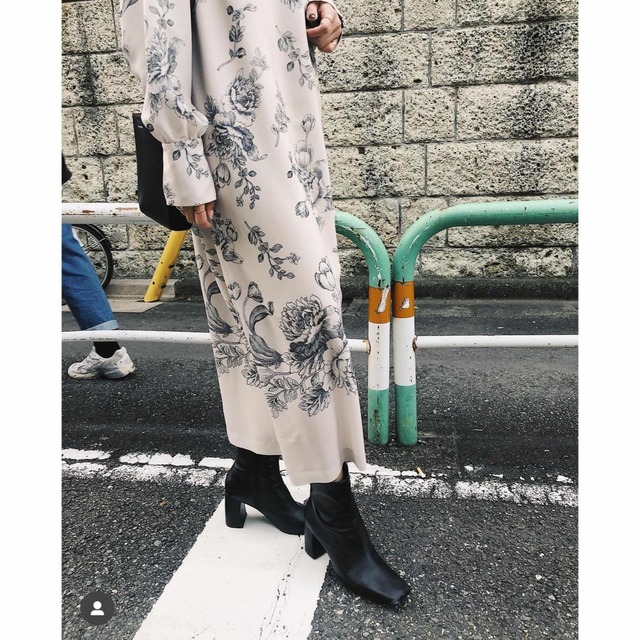 Ameri VINTAGE(アメリヴィンテージ)のAmeri Rehema Key Neck Dress レディースのワンピース(ロングワンピース/マキシワンピース)の商品写真