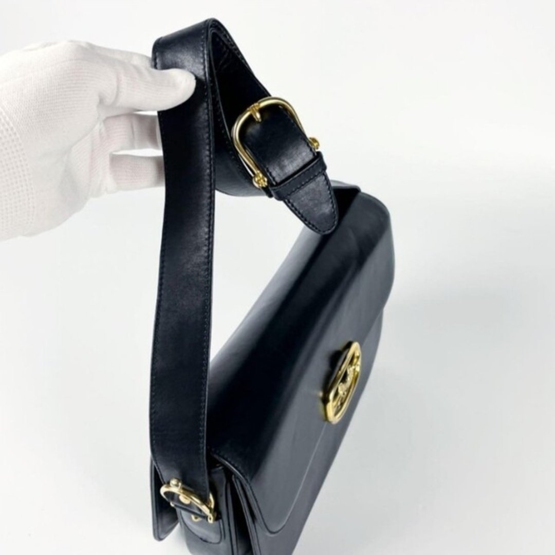 celine - 【美品】ヴィンテージ セリーヌショルダーバッグ馬車金具
