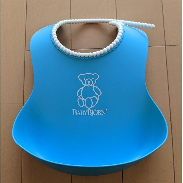 BABYBJORN(ベビービョルン)のベビービョルン　スタイ　青・黄色2個セット キッズ/ベビー/マタニティの授乳/お食事用品(お食事エプロン)の商品写真