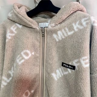 ミルクフェド(MILKFED.)のMILKFED. 総ロゴ ボアジャケット ジップアップ フーディ(ブルゾン)