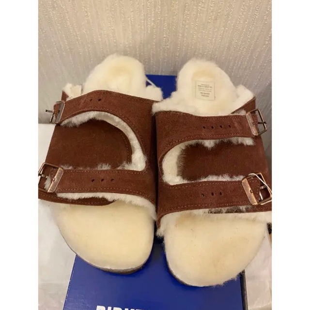 BIRKENSTOCK(ビルケンシュトック)のビルケンシュトック  チューリッヒ　ZURICH  ファーサンダル　バーガンディ レディースの靴/シューズ(サンダル)の商品写真