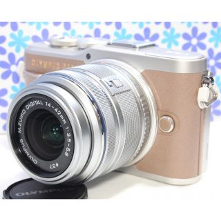 オリンパス(OLYMPUS)のWi-fi内蔵★OLYMPUS E-PL10★高画質★初心者おすすめ★極美品★(ミラーレス一眼)