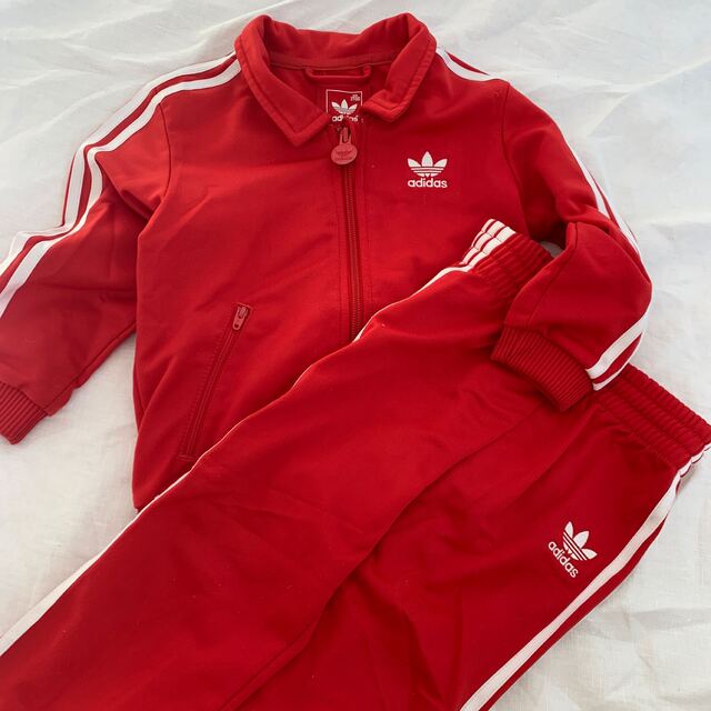 adidas(アディダス)のadidas セットアップ　2T キッズ/ベビー/マタニティのキッズ服男の子用(90cm~)(Tシャツ/カットソー)の商品写真