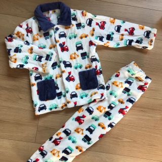 美品　試着のみ　120 車　パジャマ　ふわふわ(パジャマ)