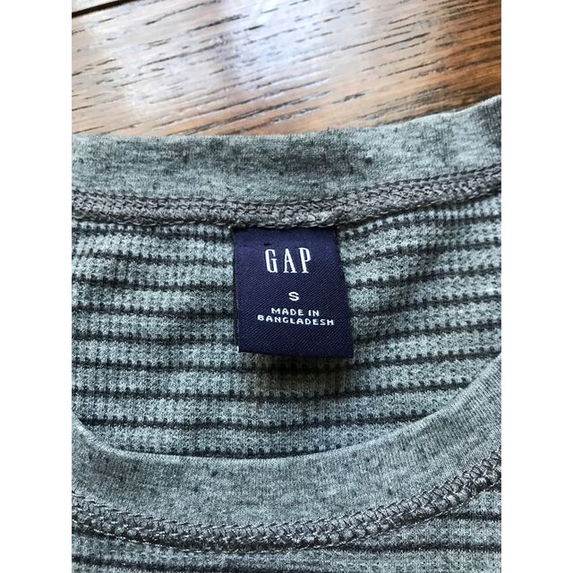 GAP(ギャップ)のGAP長袖 tシャツ メンズのトップス(Tシャツ/カットソー(七分/長袖))の商品写真