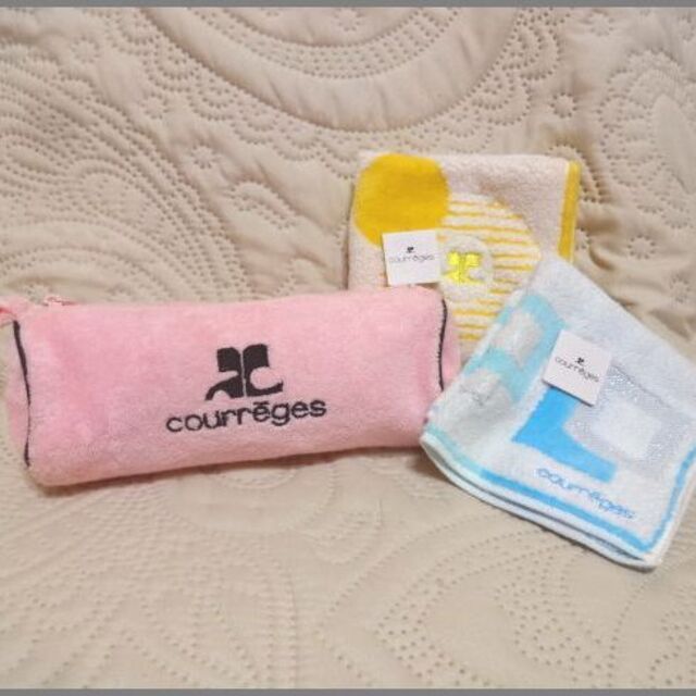 Courreges(クレージュ)のCourregesクレージュ♡タオル地ポーチ×タオルハンカチ2枚 レディースのファッション小物(ポーチ)の商品写真