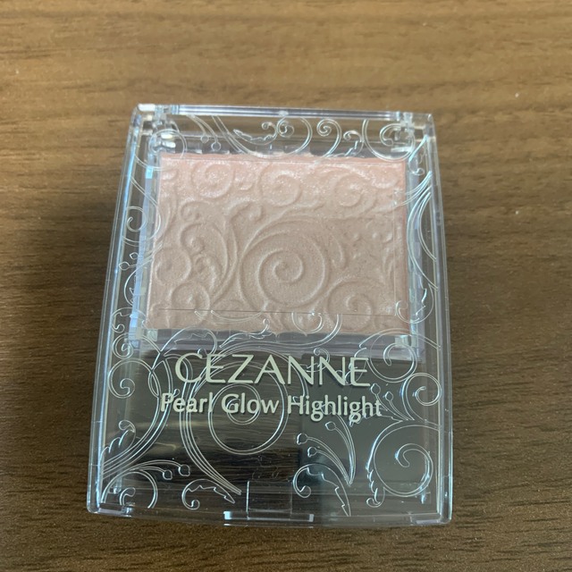 CEZANNE（セザンヌ化粧品）(セザンヌケショウヒン)のセザンヌ パールグロウハイライト 04 シェルピンク(2.4g) コスメ/美容のベースメイク/化粧品(フェイスパウダー)の商品写真