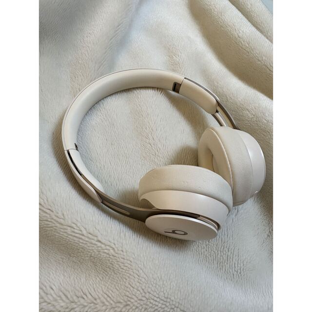 Beats by Dr Dre(ビーツバイドクタードレ)のBeats by Dr Dre SOLO PRO IVORY スマホ/家電/カメラのオーディオ機器(ヘッドフォン/イヤフォン)の商品写真