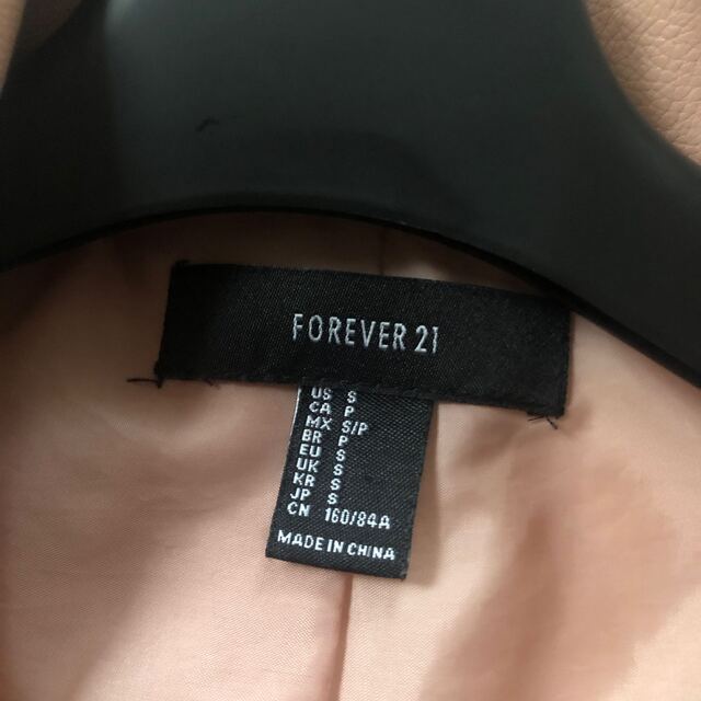 FOREVER 21(フォーエバートゥエンティーワン)のForever21ライダース　ピンクベージュ レディースのジャケット/アウター(ライダースジャケット)の商品写真