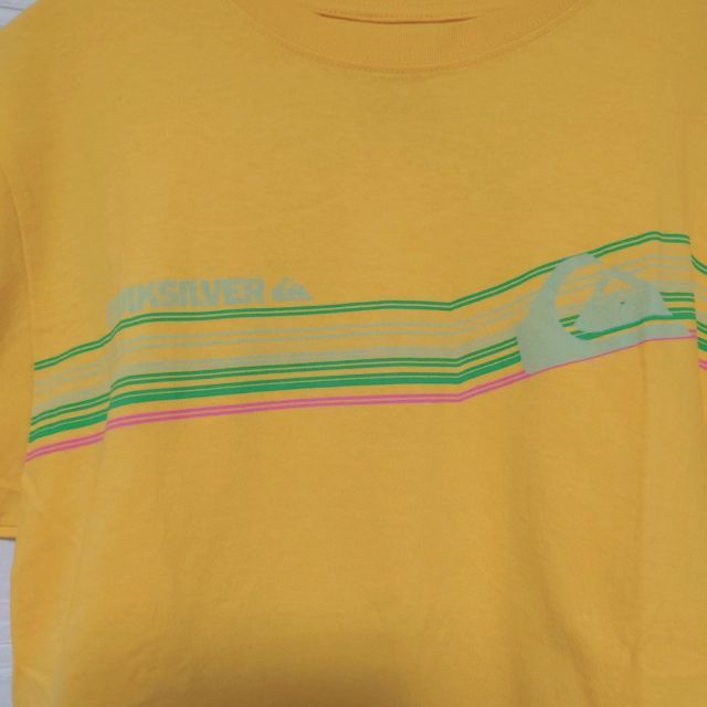 QUIKSILVER(クイックシルバー)のQUIKSILVER クイックシルバー イエロー Tシャツ Mサイズ メンズのトップス(Tシャツ/カットソー(半袖/袖なし))の商品写真