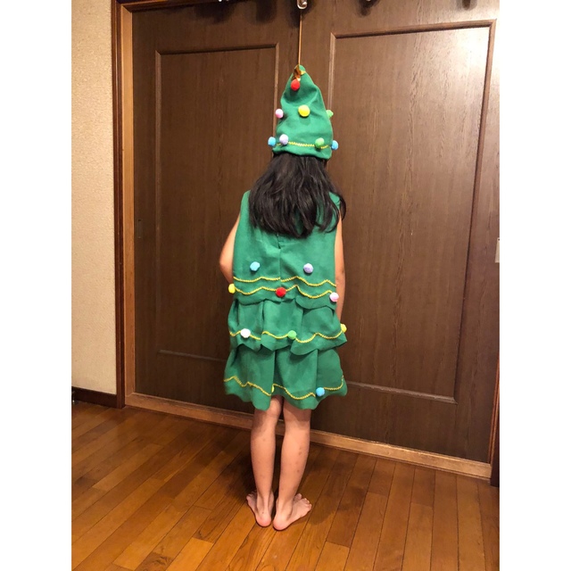 キッズクリスマスツリーワンピース　120 キッズ/ベビー/マタニティのキッズ服女の子用(90cm~)(ワンピース)の商品写真