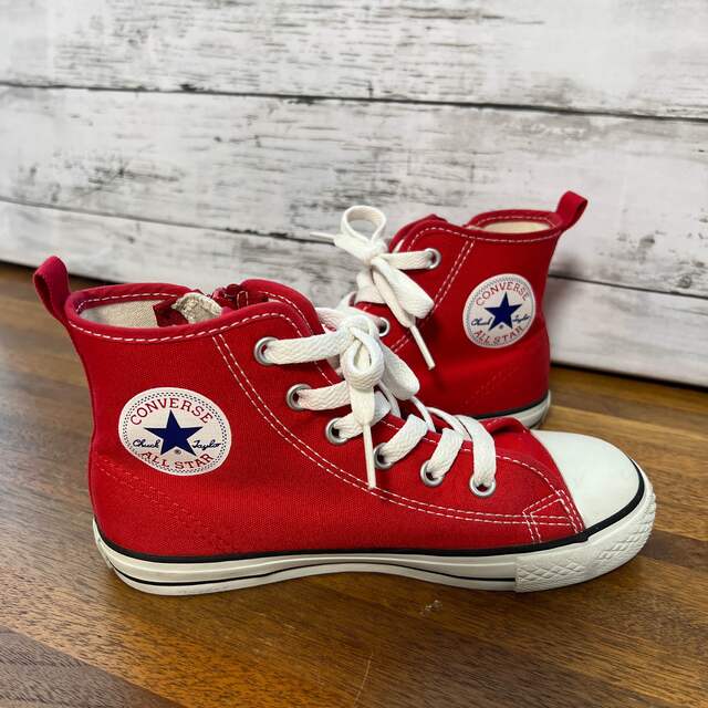 CONVERSE(コンバース)のコンバース♡20cmハイカットレッド キッズ/ベビー/マタニティのキッズ靴/シューズ(15cm~)(スニーカー)の商品写真