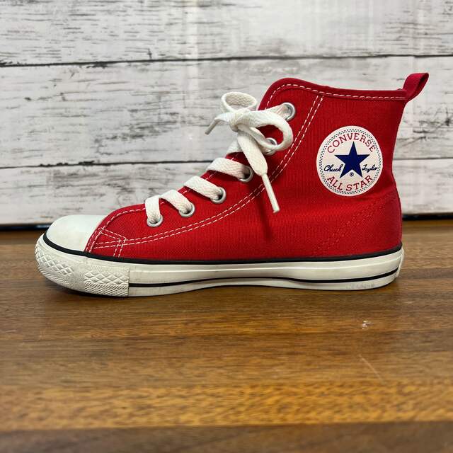 CONVERSE(コンバース)のコンバース♡20cmハイカットレッド キッズ/ベビー/マタニティのキッズ靴/シューズ(15cm~)(スニーカー)の商品写真