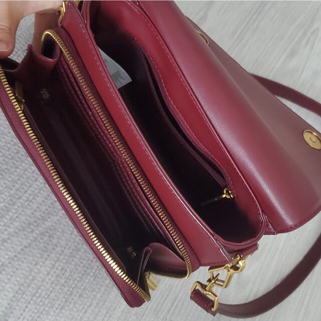 Charles & Keith ショルダーバッグ