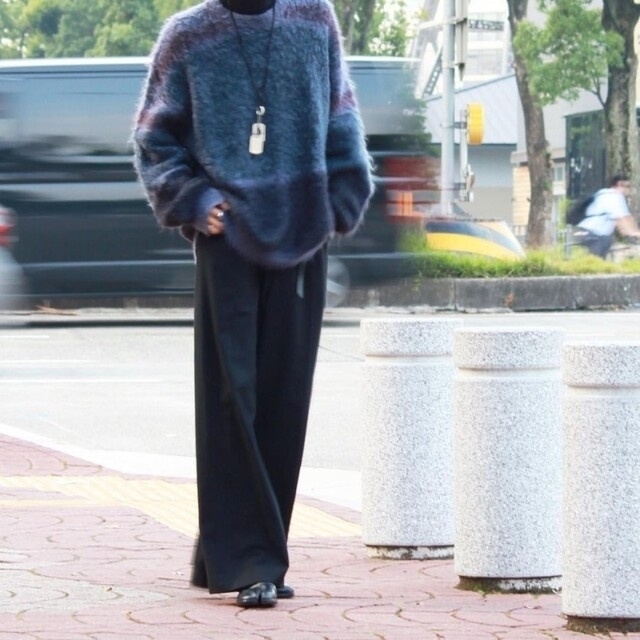 yoke ROTHKO BORDER CREW NECK BLACK