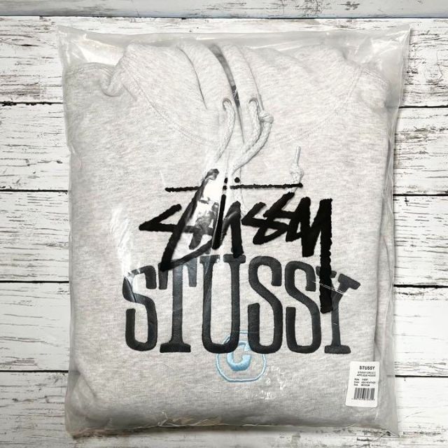 STUSSY(ステューシー)の【新品】stussy スウェットパーカー　サイズM グレー メンズのトップス(パーカー)の商品写真