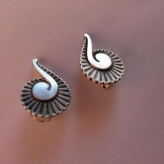 ジョージジェンセン(Georg Jensen)のレア！【未使用】ジョージ・ジェンセン 　アール・デコ風　イヤリング＃92B(イヤリング)