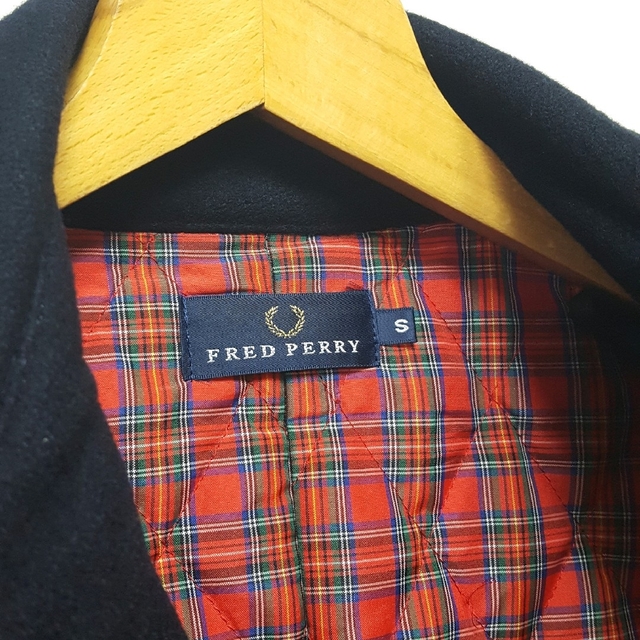 FRED PERRY(フレッドペリー)の★FRED PERRY 中綿 キルティング メルトンウール Pコート メンズのジャケット/アウター(ピーコート)の商品写真