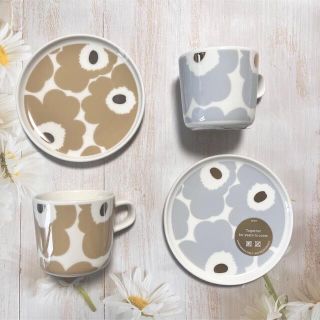 マリメッコ(marimekko)の♡マリメッコ　ウニッコ　アイシーグレー シルバー　マグカップ　プレート  北欧(食器)