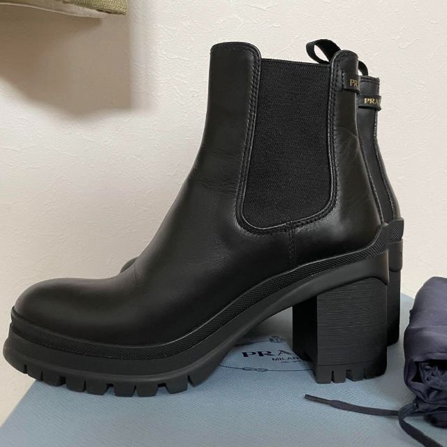 美品‼︎ プラダ サイドゴア ショートブーツ 黒エナメル37-