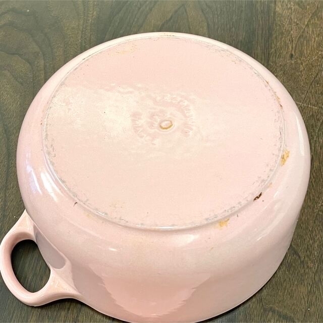 LE CREUSET(ルクルーゼ)のルクルーゼ　ココットロンド　２０サイズ インテリア/住まい/日用品のキッチン/食器(鍋/フライパン)の商品写真