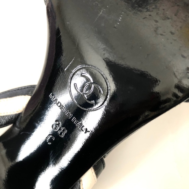 CHANEL(シャネル)の【CHANEL シャネル】綺麗なデザイン＆ラインが素敵なパンプスサンダル　黒白 レディースの靴/シューズ(ハイヒール/パンプス)の商品写真