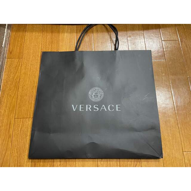 VERSACE(ヴェルサーチ)のヴェルサーチ　紙袋 レディースのバッグ(ショップ袋)の商品写真