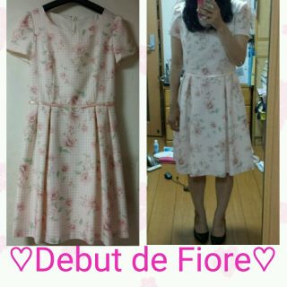 デビュードフィオレ(Debut de Fiore)のDebut de Fiore ﾌﾗﾜｰﾁｪｯｸﾜﾝﾋﾟｰｽ(ひざ丈ワンピース)