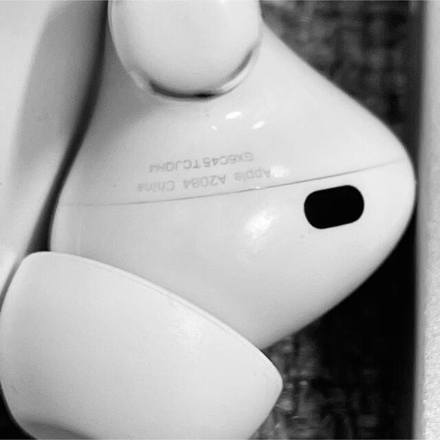 Apple(アップル)のApple AirPods Pro 片耳 L 片方 左耳 579 スマホ/家電/カメラのオーディオ機器(ヘッドフォン/イヤフォン)の商品写真