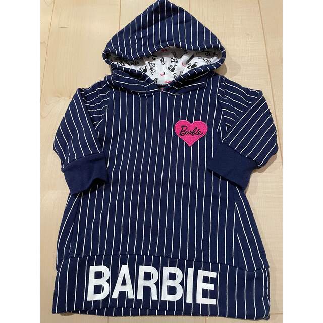 Barbie(バービー)のBarbie パーカーワンピース 90cm キッズ/ベビー/マタニティのキッズ服女の子用(90cm~)(ワンピース)の商品写真