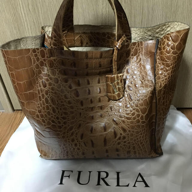 FURLA - フルラ クロコ型押しバッグ
