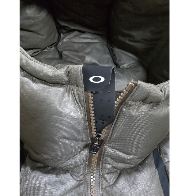 Oakley(オークリー)のOAKLEY ダウンジャケット 412646JP　Mサイズ メンズのジャケット/アウター(ダウンジャケット)の商品写真