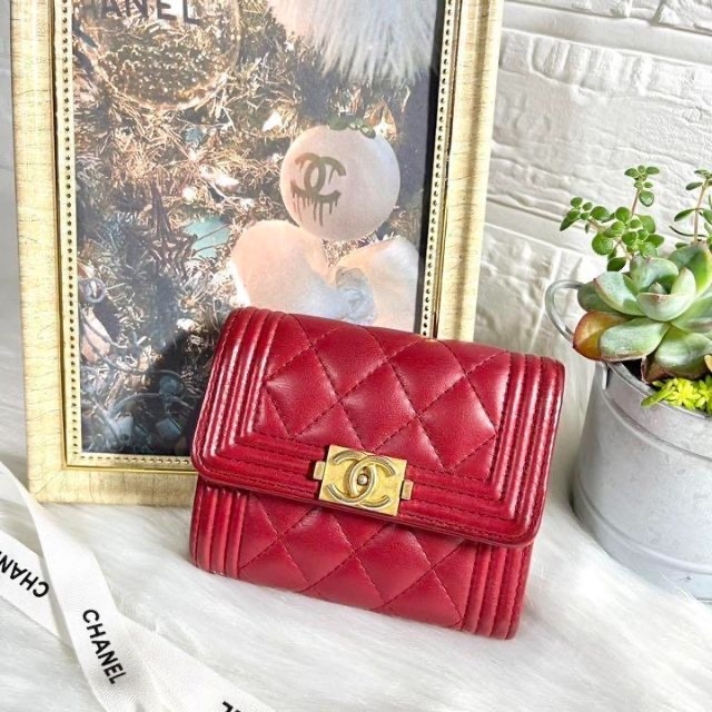 CHANEL 折りたたみ財布　ミニ財布　財布　赤　レッド　三つ折り