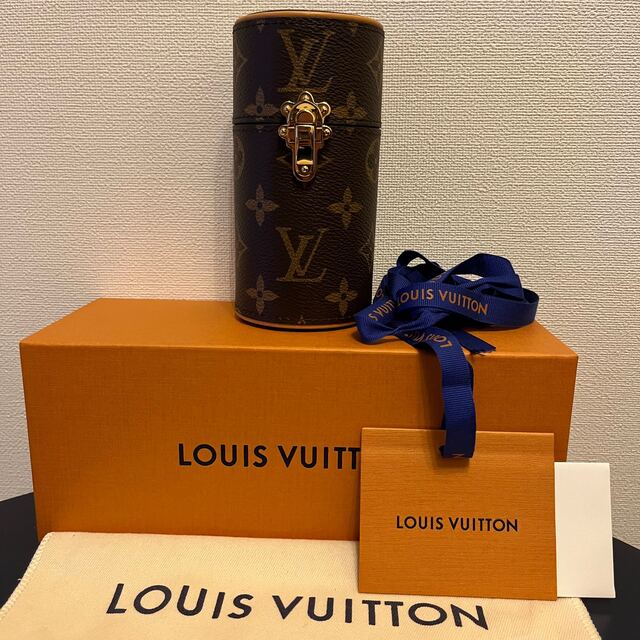 未使用新品 ルイヴィトン/LV モノグラム 香水ケース 100 黒 約8万円