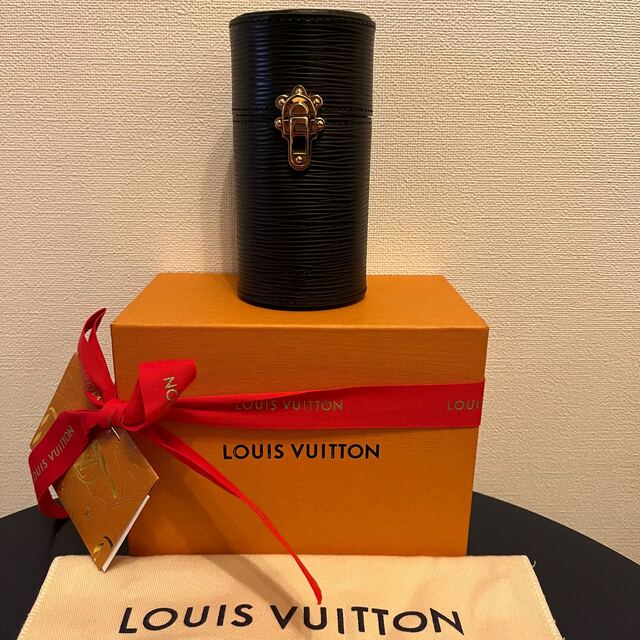 LOUIS VUITTON(ルイヴィトン)の未使用新品 ルイヴィトン/LV エピ・タイガ 香水ケース 100㎖ 黒 約8万円 コスメ/美容の香水(その他)の商品写真
