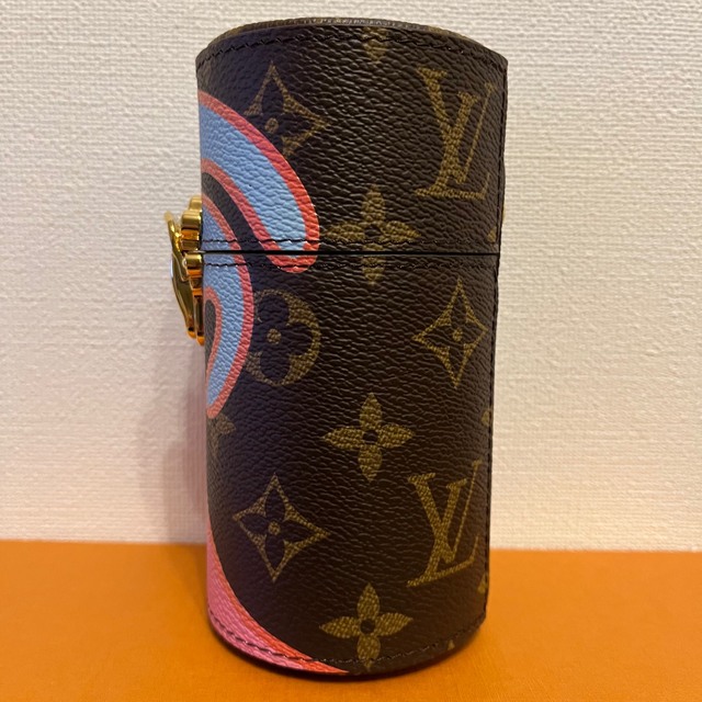 LOUIS VUITTON(ルイヴィトン)の新品 ルイヴィトン 桃色 水色 モノグラム 香水ケース 100㎖ 約8万円 コスメ/美容の香水(その他)の商品写真