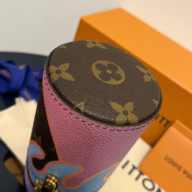 LOUIS VUITTON(ルイヴィトン)の新品 ルイヴィトン 桃色 水色 モノグラム 香水ケース 100㎖ 約8万円 コスメ/美容の香水(その他)の商品写真