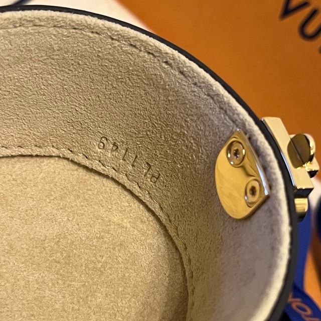 LOUIS VUITTON(ルイヴィトン)の新品 ルイヴィトン オレンジ 水色 モノグラム 香水ケース 100㎖ 約8万円 コスメ/美容の香水(その他)の商品写真