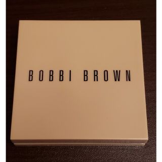 ボビイブラウン(BOBBI BROWN)のカニィ♥️様専用　フェイスパウダー　イルミネイティング　パウダー(フェイスパウダー)